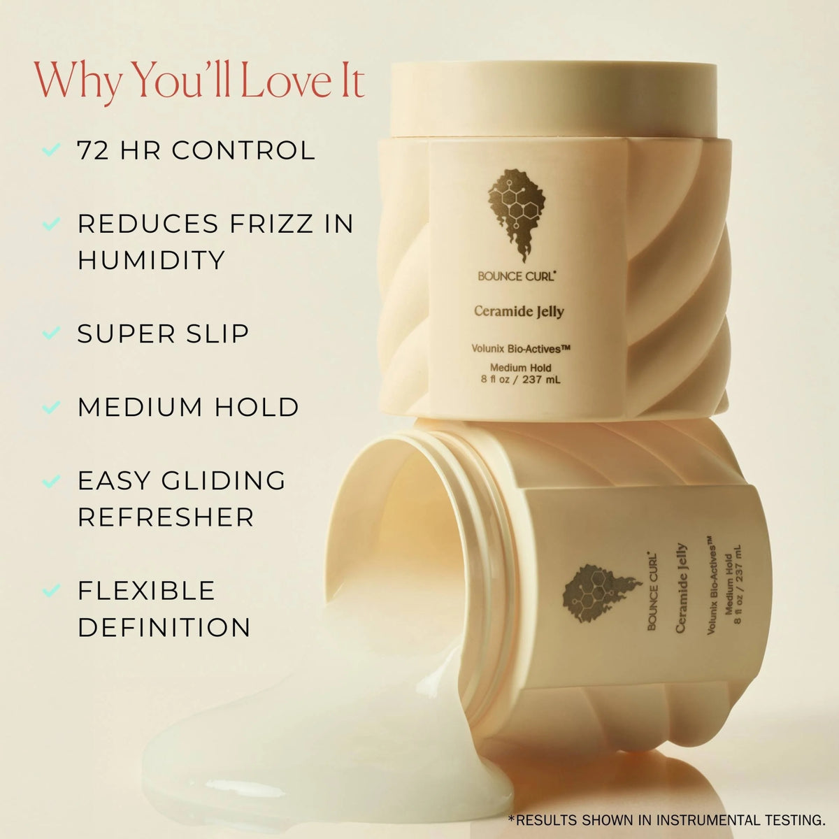 Bounce Curl Ceramide Jelly Locken definierendes Gel im beigen Glas mit Liste der Vorteile: 72-Stunden-Kontrolle, reduziert Frizz, super Gleiten, mittlerer Halt, flexible Definition.