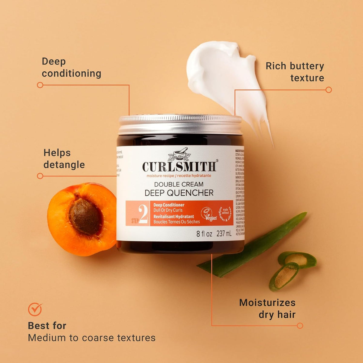 Curlsmith Double Cream Deep Quencher Tiefenpflege-Haarspülung mit Aprikose und Aloe Vera auf beigem Hintergrund.